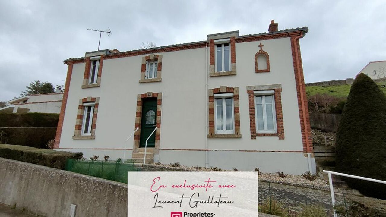 maison 5 pièces 139 m2 à vendre à Saint-Laurent-sur-Sèvre (85290)