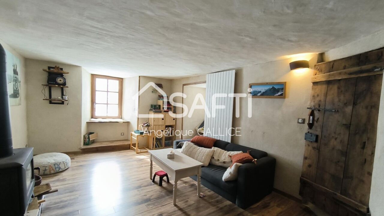 maison 14 pièces 328 m2 à vendre à Cervières (05100)
