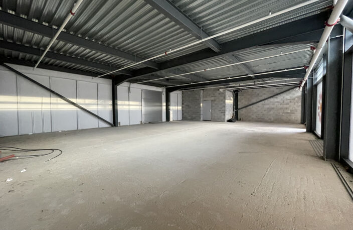 LOCAL COMMERCIAL — photo 4