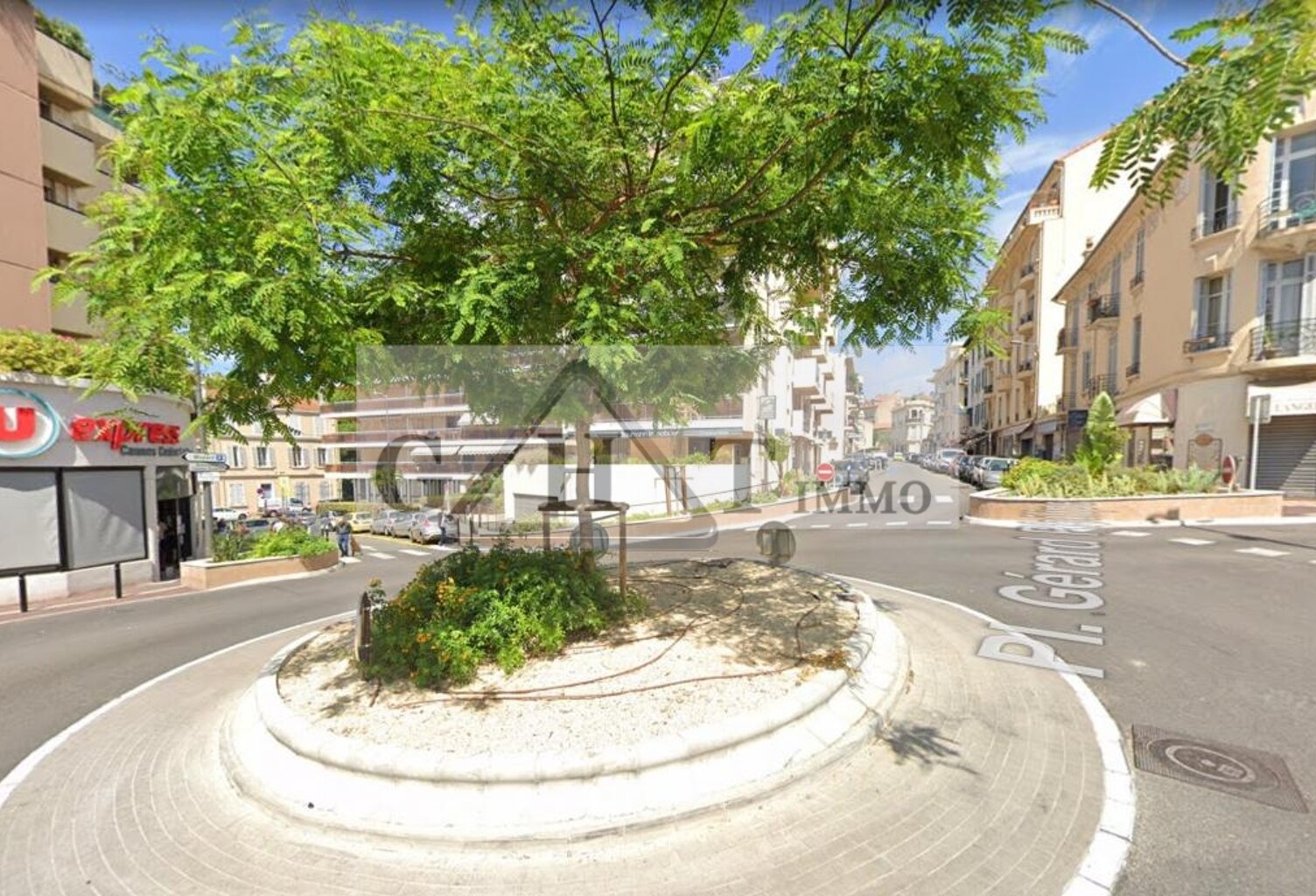 A LOUER  LOCAL COMMERCIAL A CANNES EMPLACEMENT IDEAL — photo 1