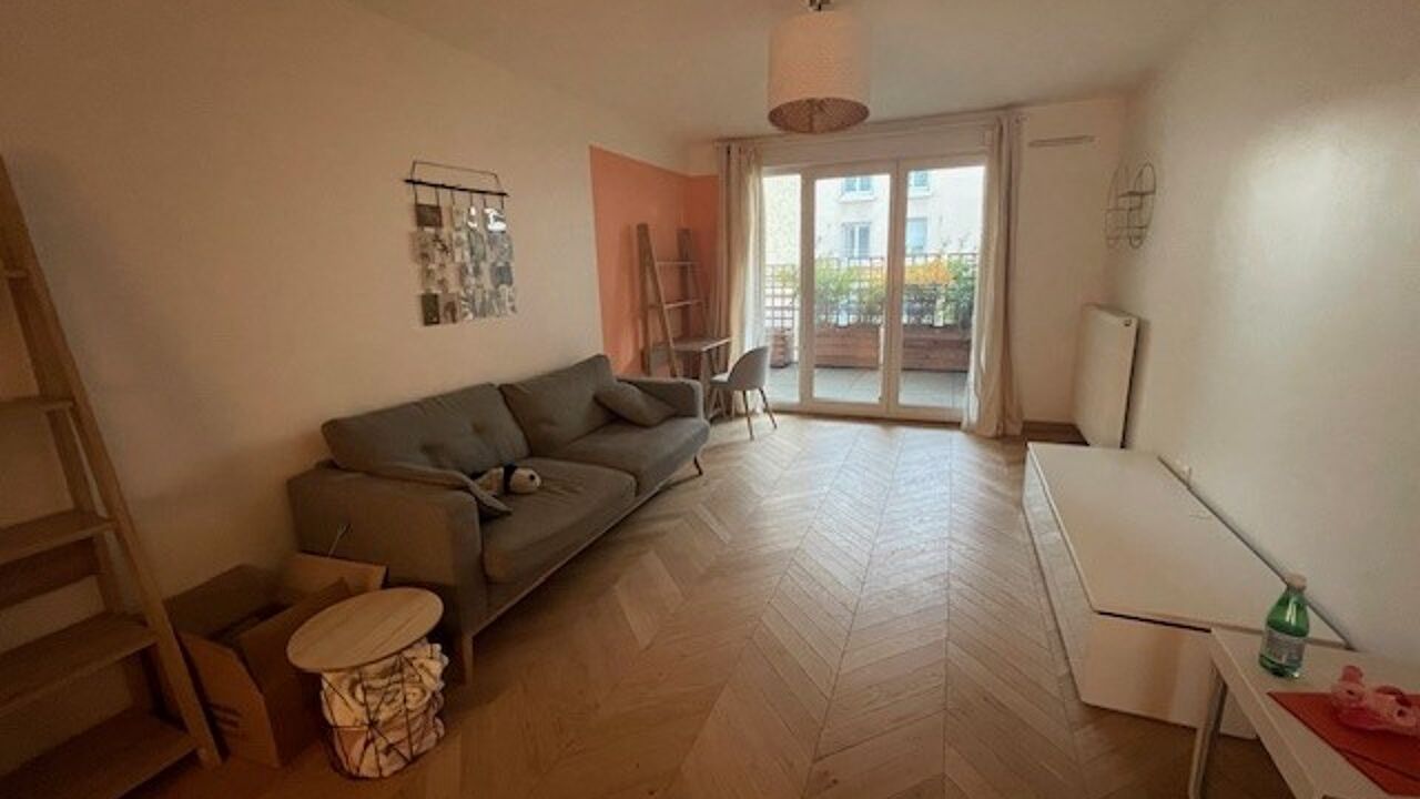 appartement 3 pièces 64 m2 à louer à Saint-Laurent-de-Mure (69720)