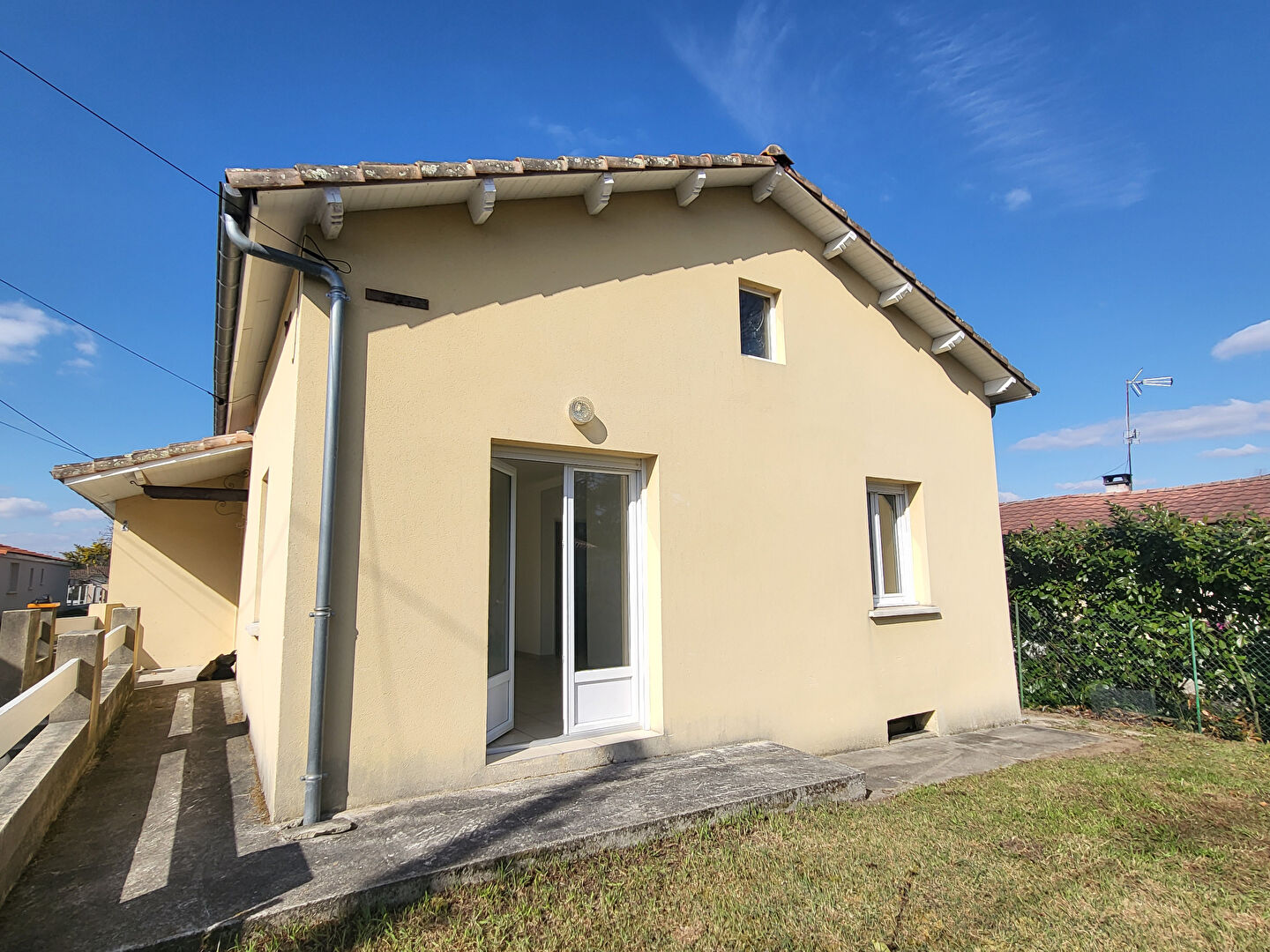 Villa / Maison  T4 à louer Montendre 17130