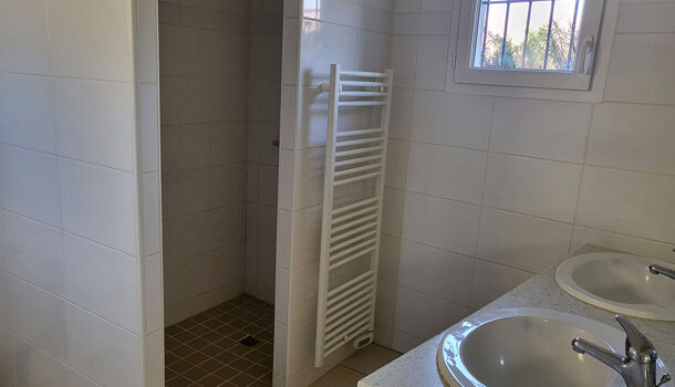 Villa / Maison 4 pièces  à louer Montendre 17130