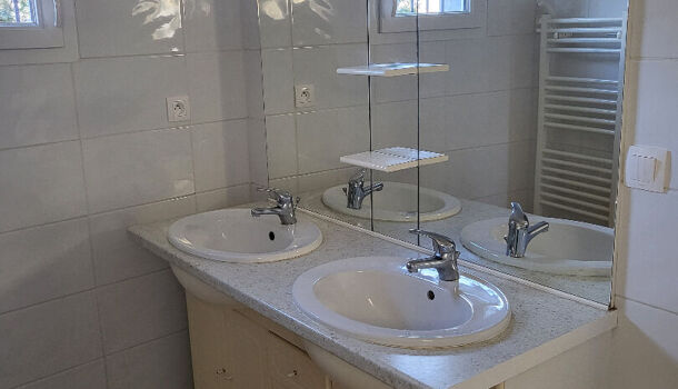 Villa / Maison 4 pièces  à louer Montendre 17130