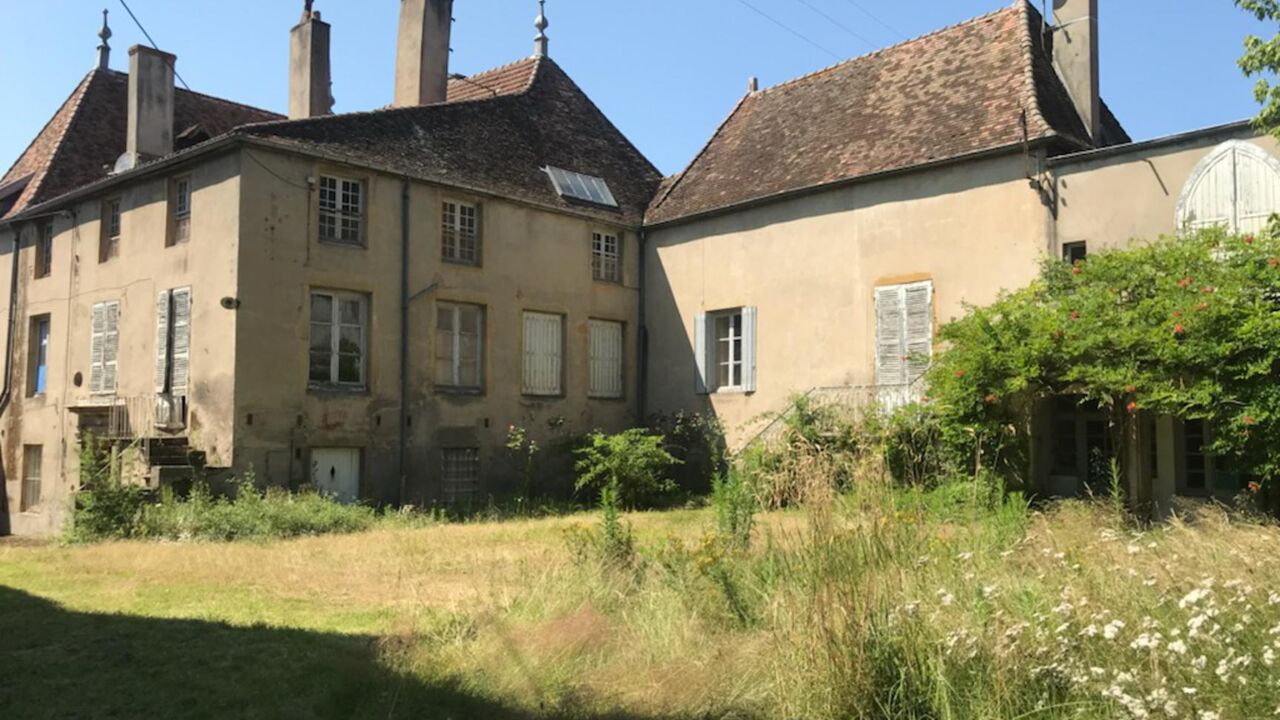 maison 15 pièces 572 m2 à vendre à La Clayette (71800)