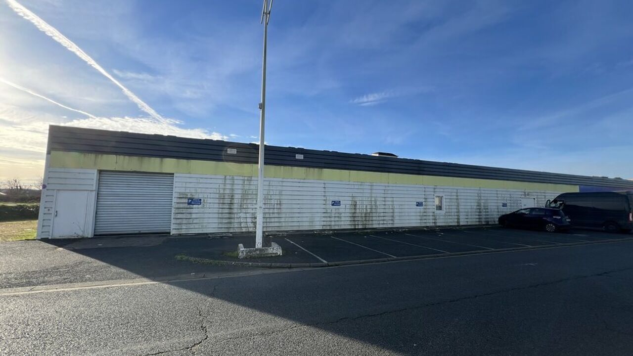 commerce  pièces 325 m2 à louer à Chambray-Lès-Tours (37170)