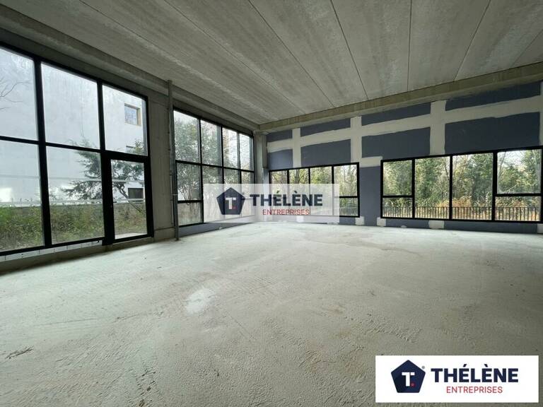 BUREAUX à LOUER — photo 1