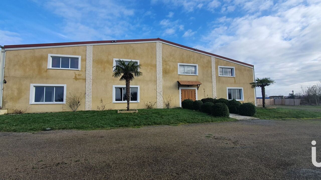 divers  pièces 363 m2 à vendre à Dammartin-en-Serve (78111)