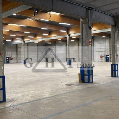 Local industriel  39580 €