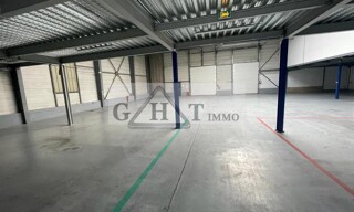 Local industriel  2765 m² à louer à Créteil (94000)
