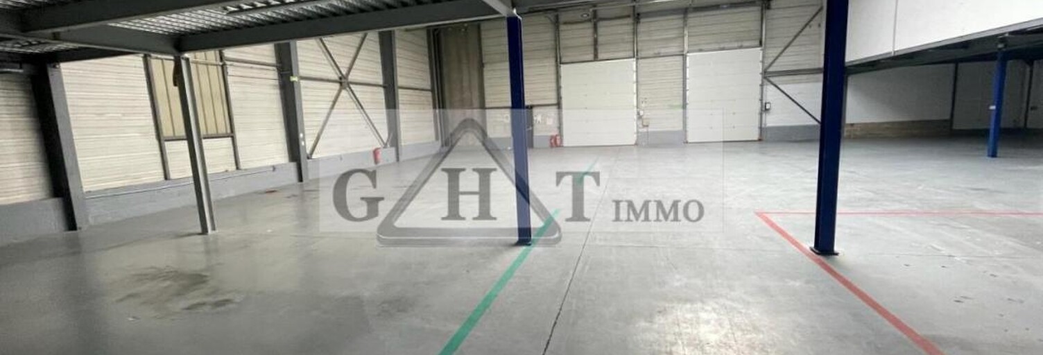 Local industriel  2765 m² à louer à Créteil (94000)