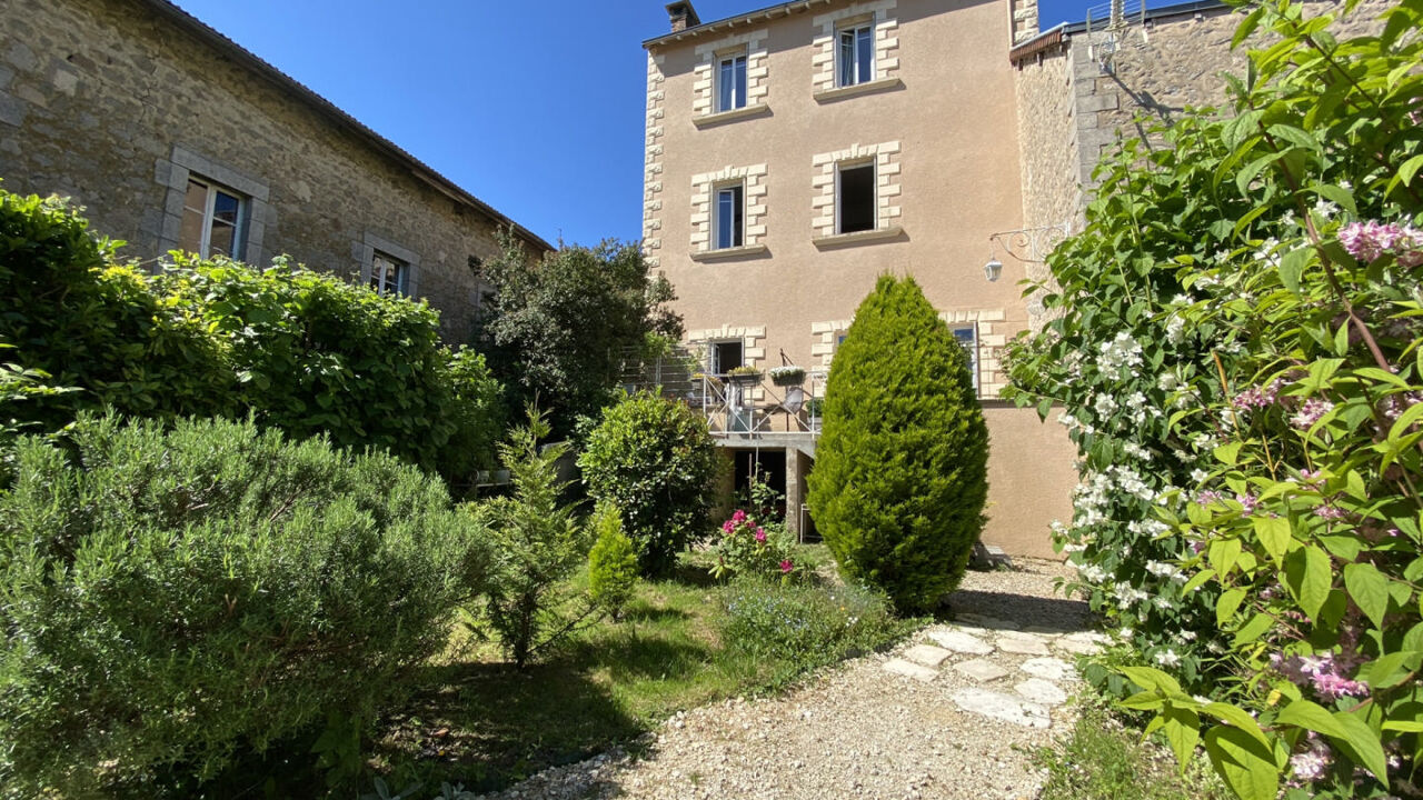 maison 5 pièces 114 m2 à vendre à Piégut-Pluviers (24360)