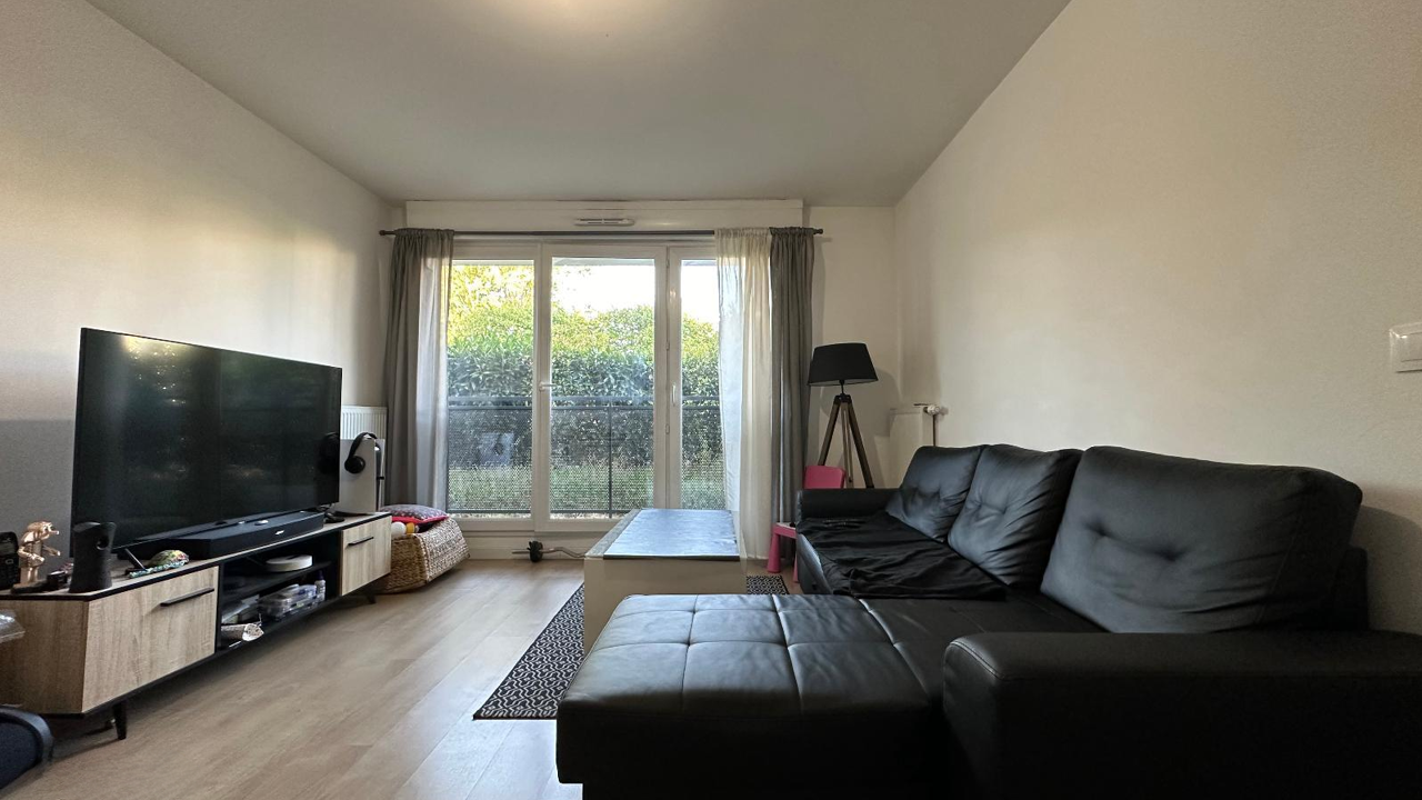 appartement 2 pièces 43 m2 à vendre à Sainte-Geneviève-des-Bois (91700)