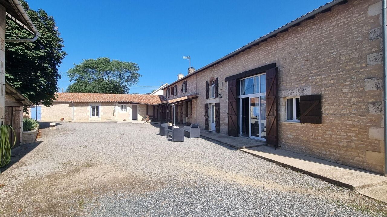 maison 10 pièces 388 m2 à vendre à Villiers (86190)