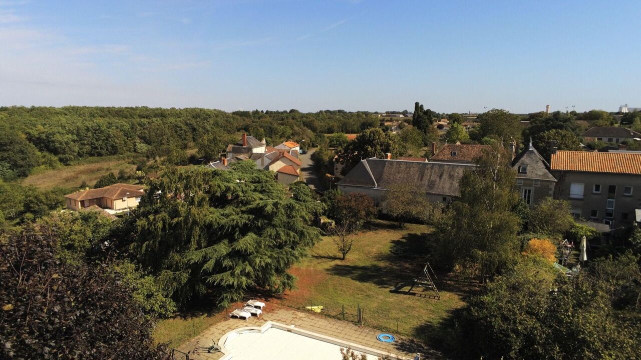 maison 9 pièces 284 m2 à vendre à Archigny (86210)