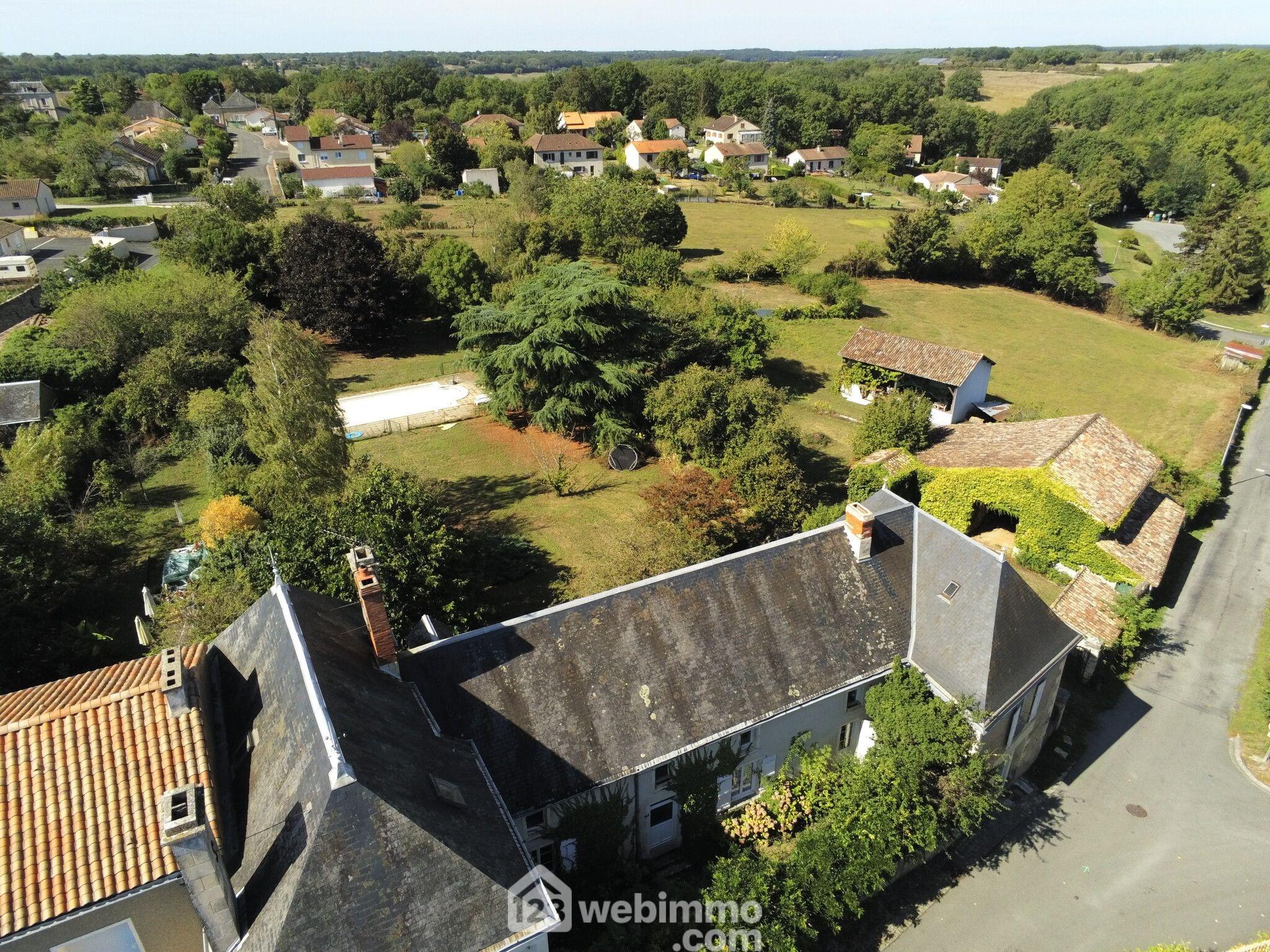 Photo Maison de maître - 284m² - Archigny image 3/4