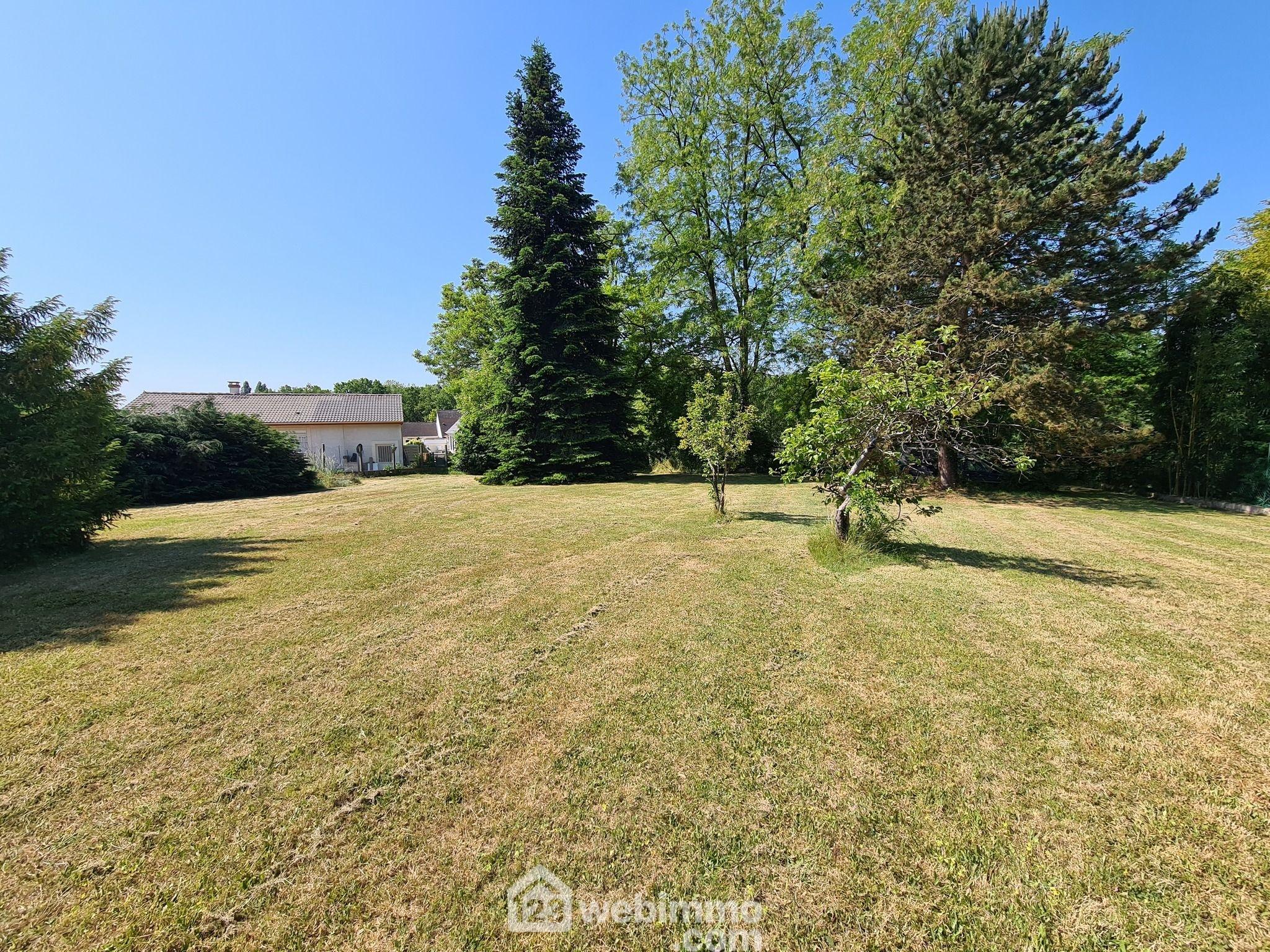 Terrain constructible - 2463m² - Milly-la-Forêt