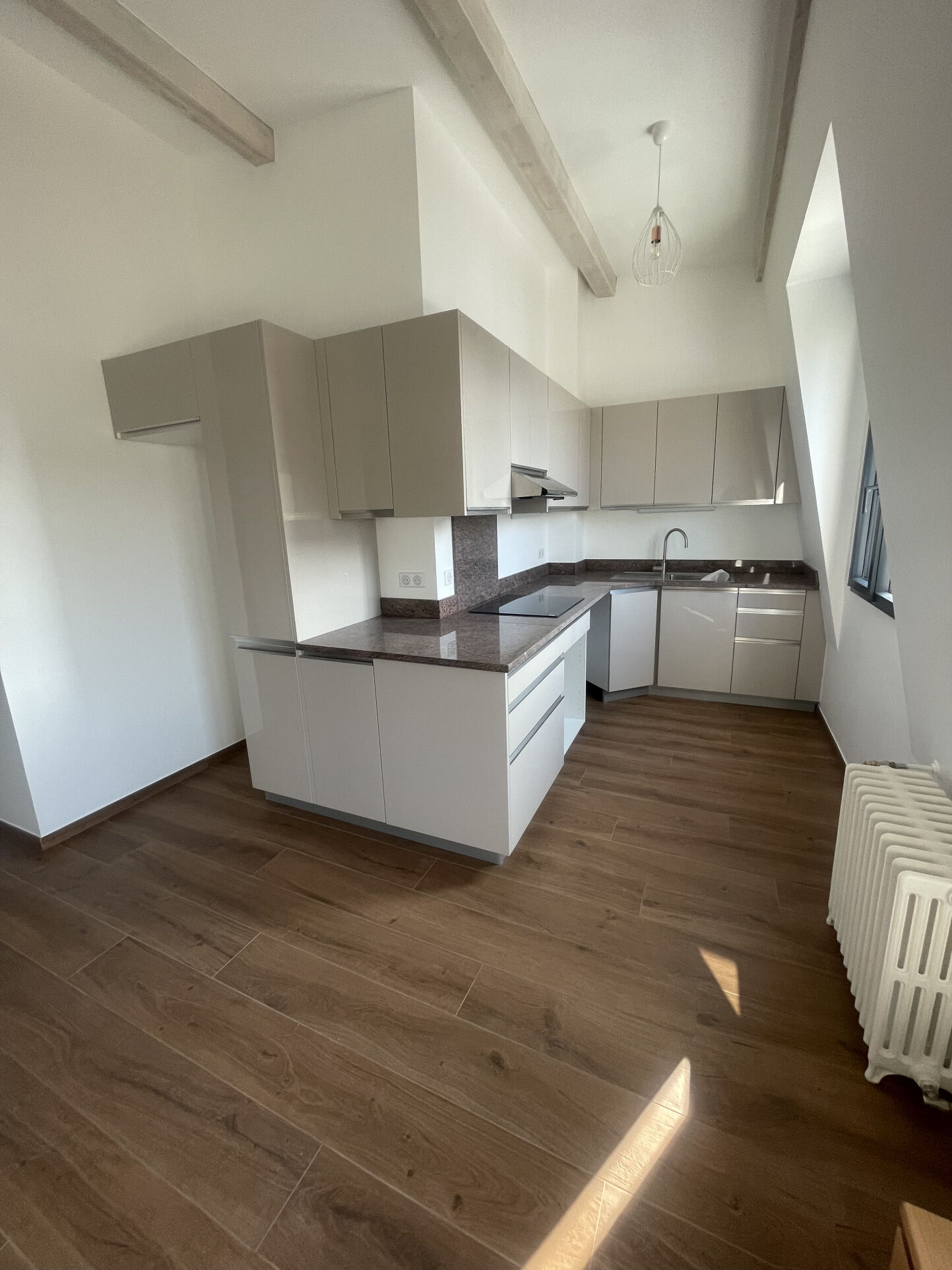 Appartement a louer  - 3 pièce(s) - 79 m2 - Surfyn