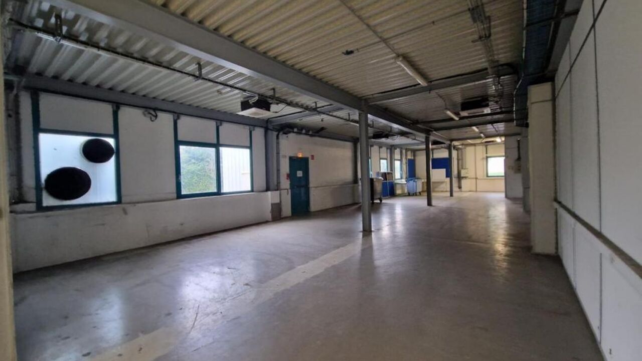 local industriel  pièces 2200 m2 à vendre à Baillet-en-France (95560)