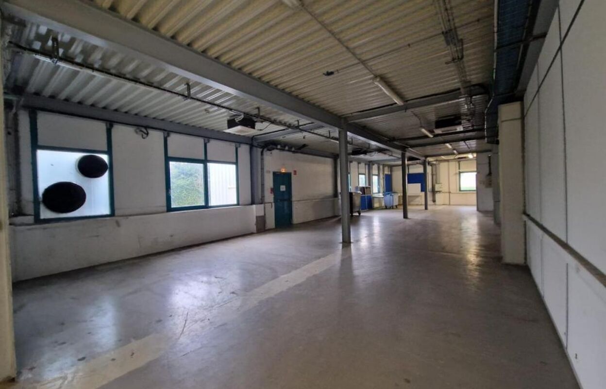 local industriel  pièces 2200 m2 à vendre à Baillet-en-France (95560)