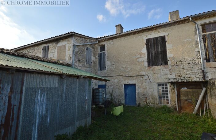 Grande maison de village en pierre — photo 3