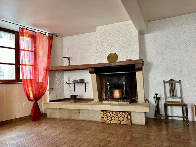 A VENDRE - Ensemble de deux immeubles et garage - SAINT GENIEZ D'OLT ET D'AUBRAC — photo du bien