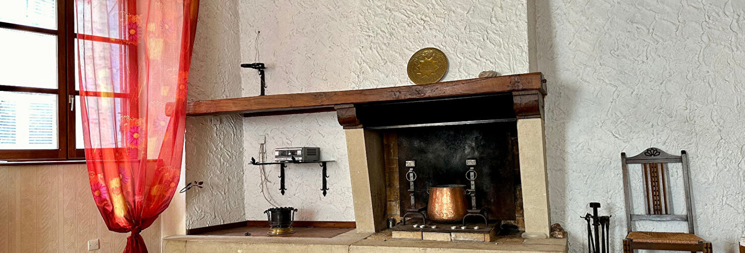 Immeuble  116 m² à vendre à Saint Geniez d'Olt et d'Aubrac (12130)