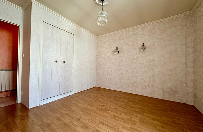A VENDRE - Ensemble de deux immeubles et garage - SAINT GENIEZ D'OLT ET D'AUBRAC — photo 5