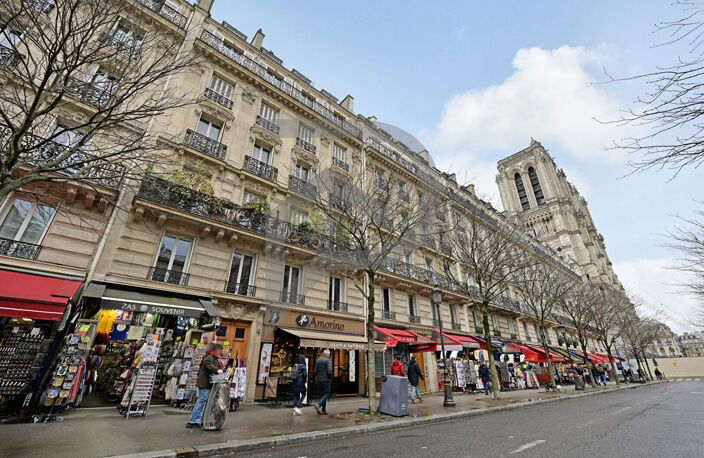 Parking / box Paris 15 m2 AU PIED DE NOTRE DAME — photo 2