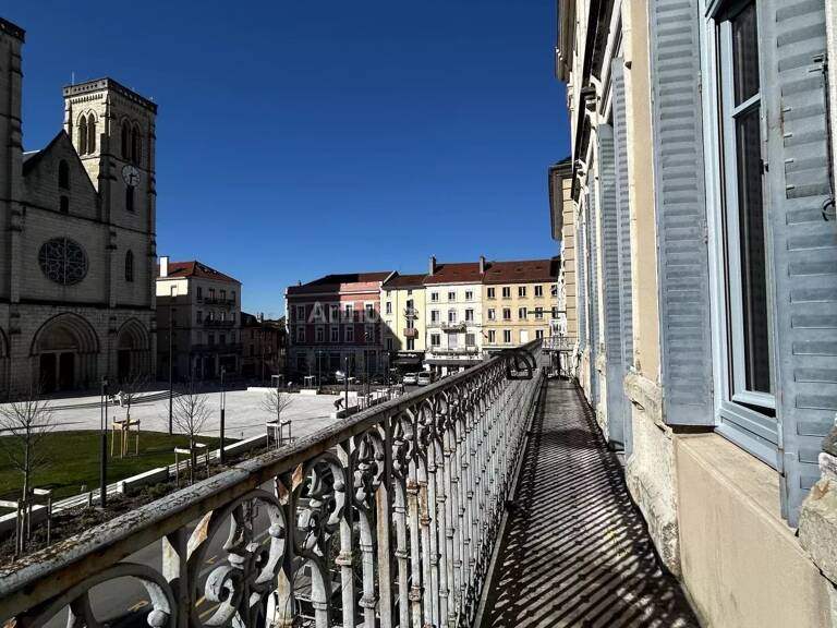 BOURGOIN CENTRE — photo 1
