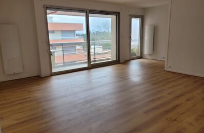 location appartement 1 500 € CC /mois à proximité de Saint-Étienne-Au-Mont (62360)