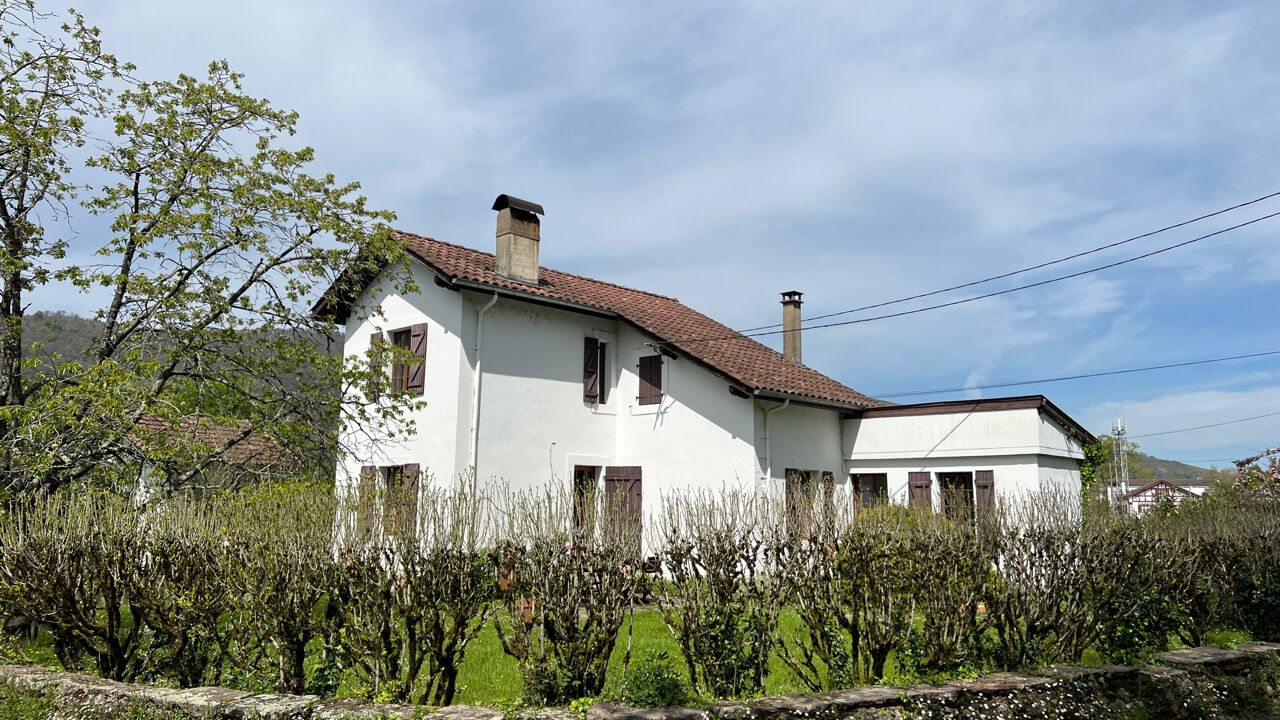maison 5 pièces 112 m2 à vendre à Saint-Jean-Pied-de-Port (64220)