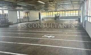 Local industriel  1800 m² à louer à Saint-Pierre-en-Faucigny (74800)