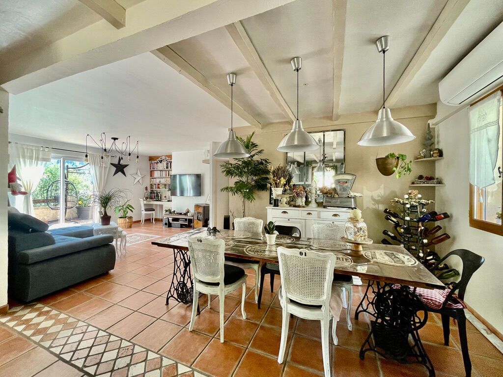 Villa / Maison  T5 à vendre Destrousse (La) 13112