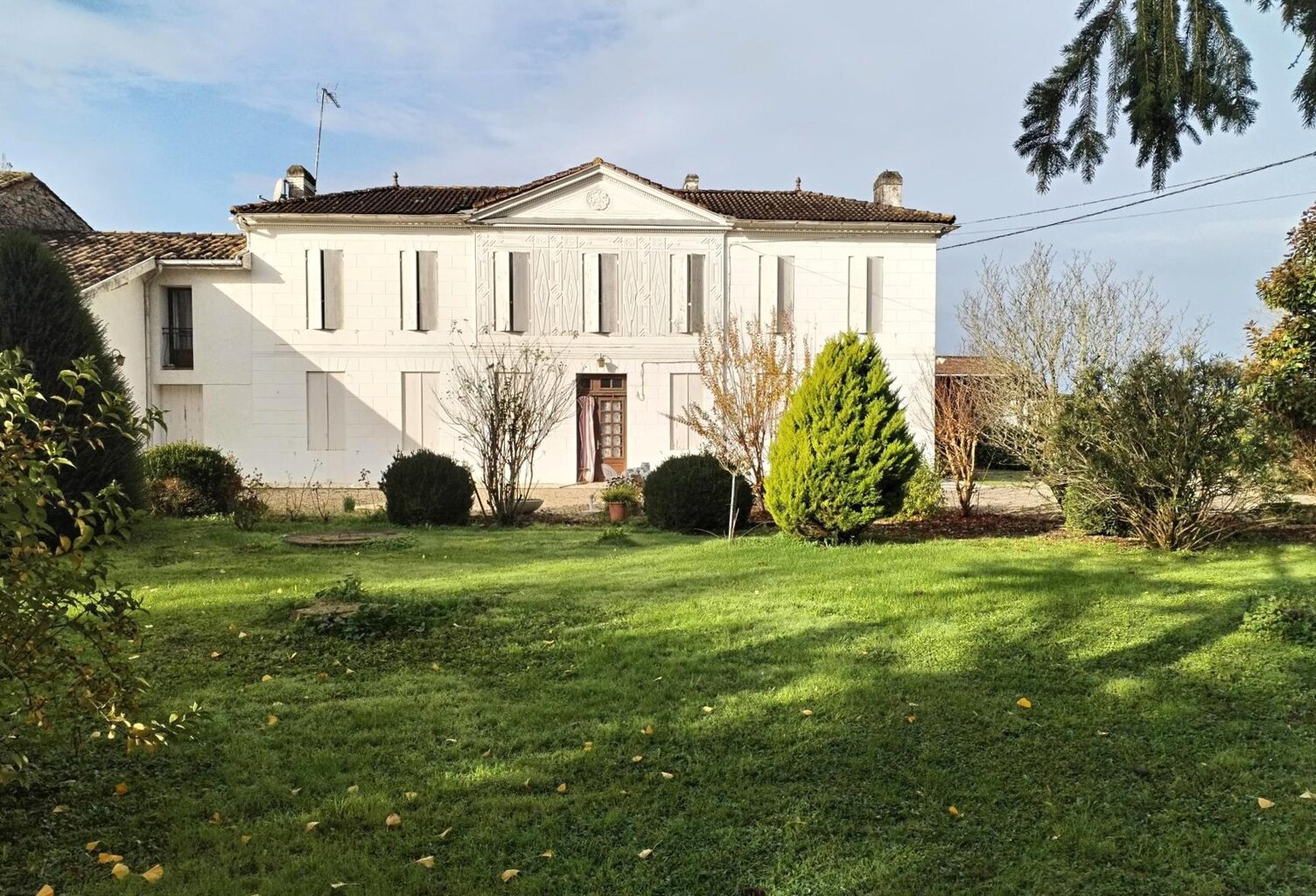 Vente maison 9 pièces 274 m² Targon (33760) — photo 1