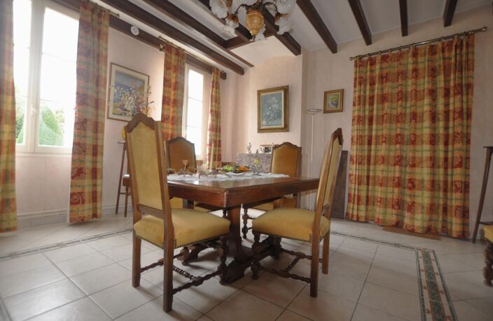 Vente maison 9 pièces 274 m² Targon (33760) — photo 3