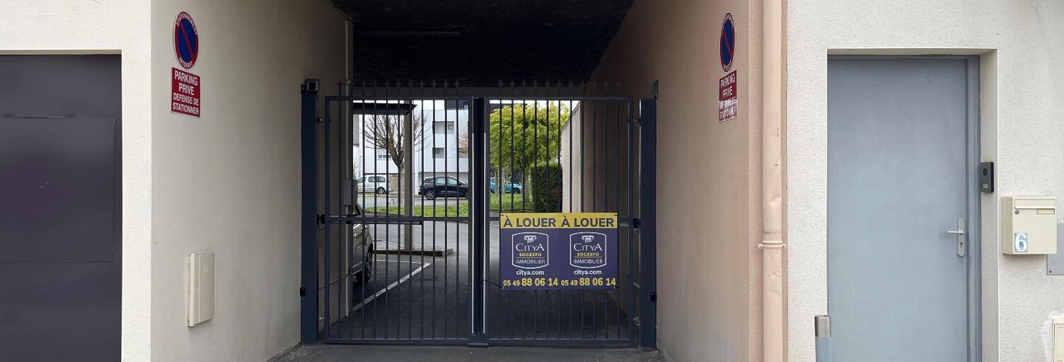 Garage   m² à louer à Buxerolles (86180)