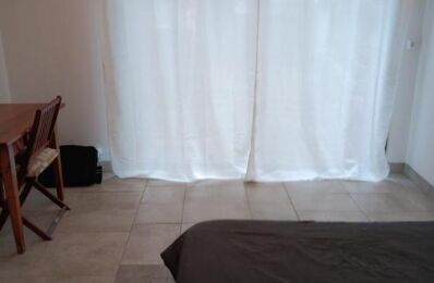 location appartement 300 € CC /mois à proximité de Salon-de-Provence (13300)