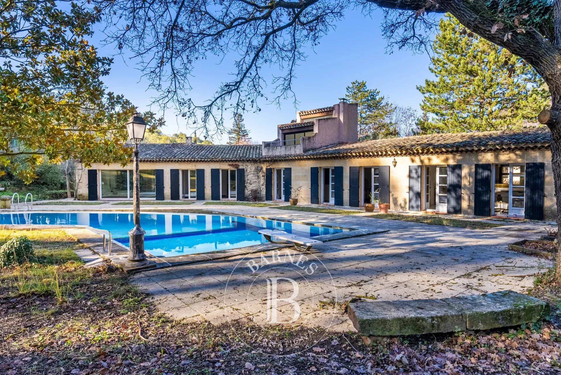 Villa / Maison 10 pièces  à vendre Aix-en-Provence 13100