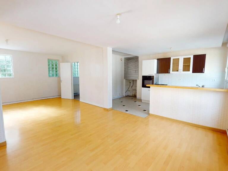 A LOUER - Appartement 5 pièces CHARTRES Secteur CHANZY avec studio indépendant — photo 1