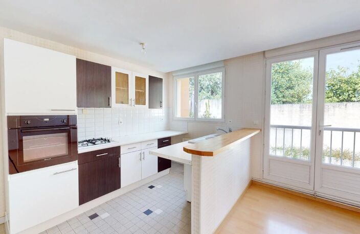 A LOUER - Appartement 5 pièces CHARTRES Secteur CHANZY avec studio indépendant — photo 4