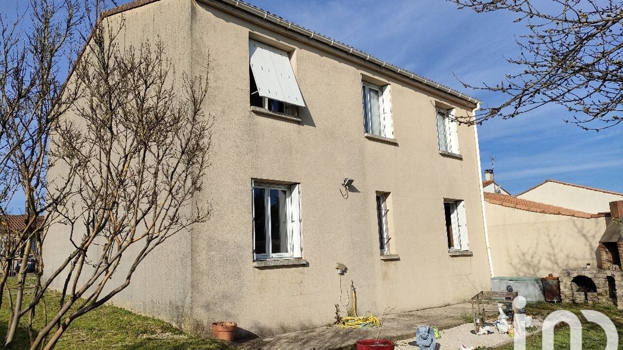 maison 6 pièces 119 m2 à vendre à Saint-Jean-d'Angély (17400)