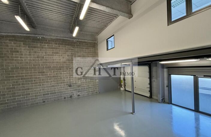 ENTREPOT BUREAUX 123M2 A LOUER VILLENEUVE LAGARENNE — photo 4