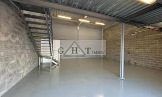 Local industriel  136 m² à louer à Villeneuve-la-Garenne (92390)