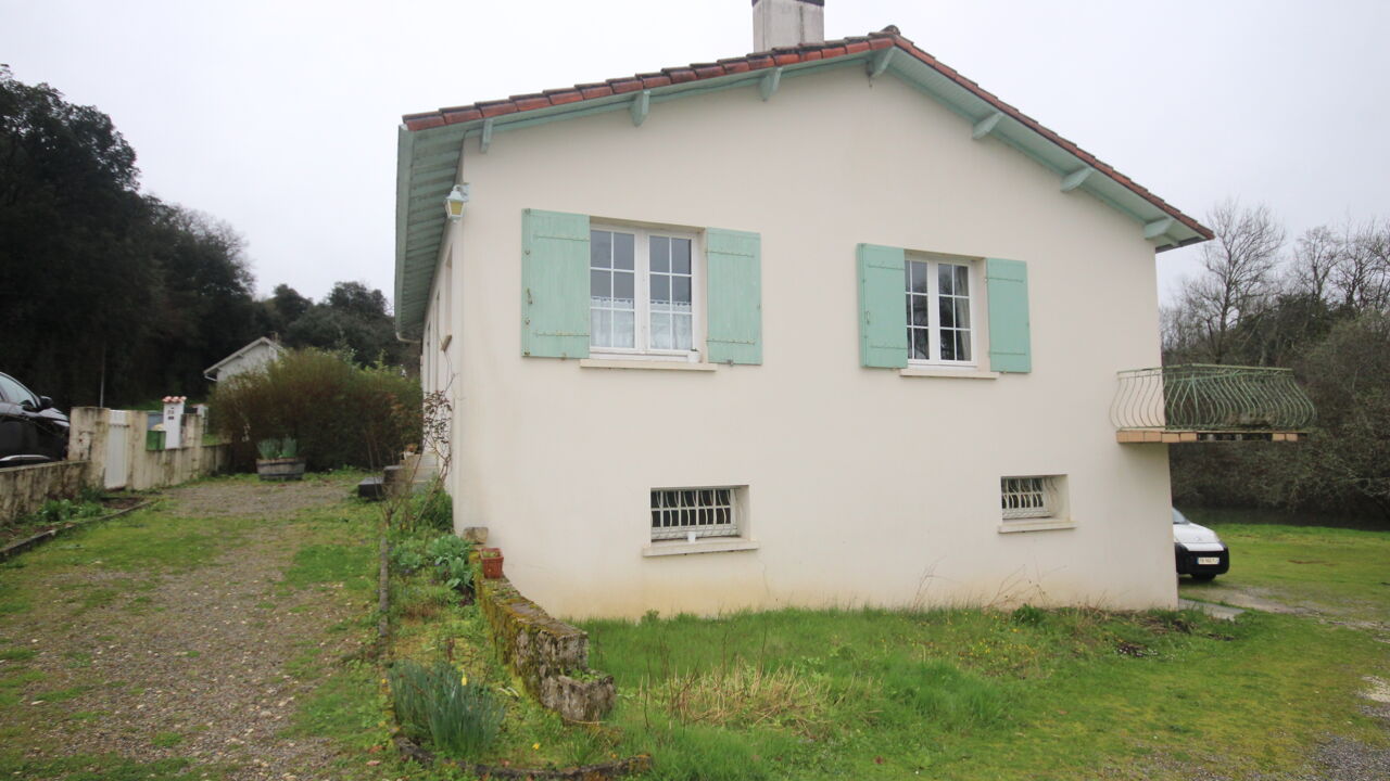 maison 4 pièces 96 m2 à vendre à Fontcouverte (17100)