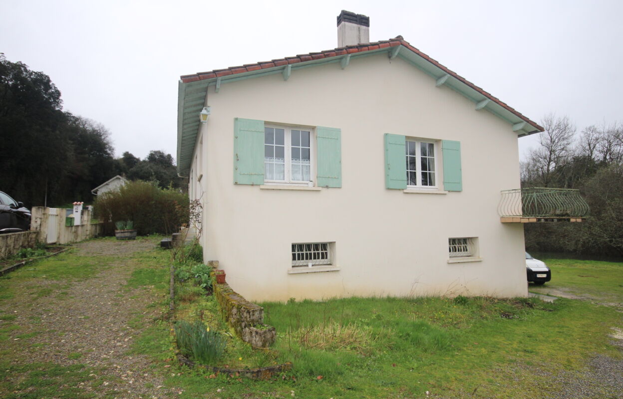 maison 4 pièces 96 m2 à vendre à Fontcouverte (17100)