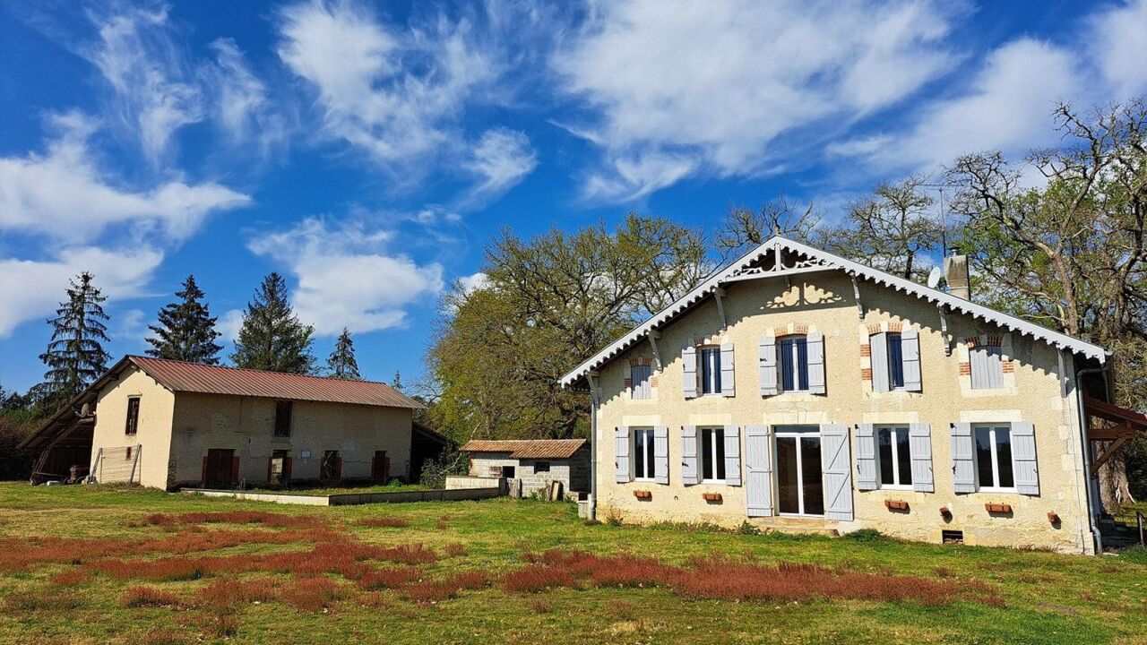 maison 8 pièces 245 m2 à vendre à Roquefort (40120)