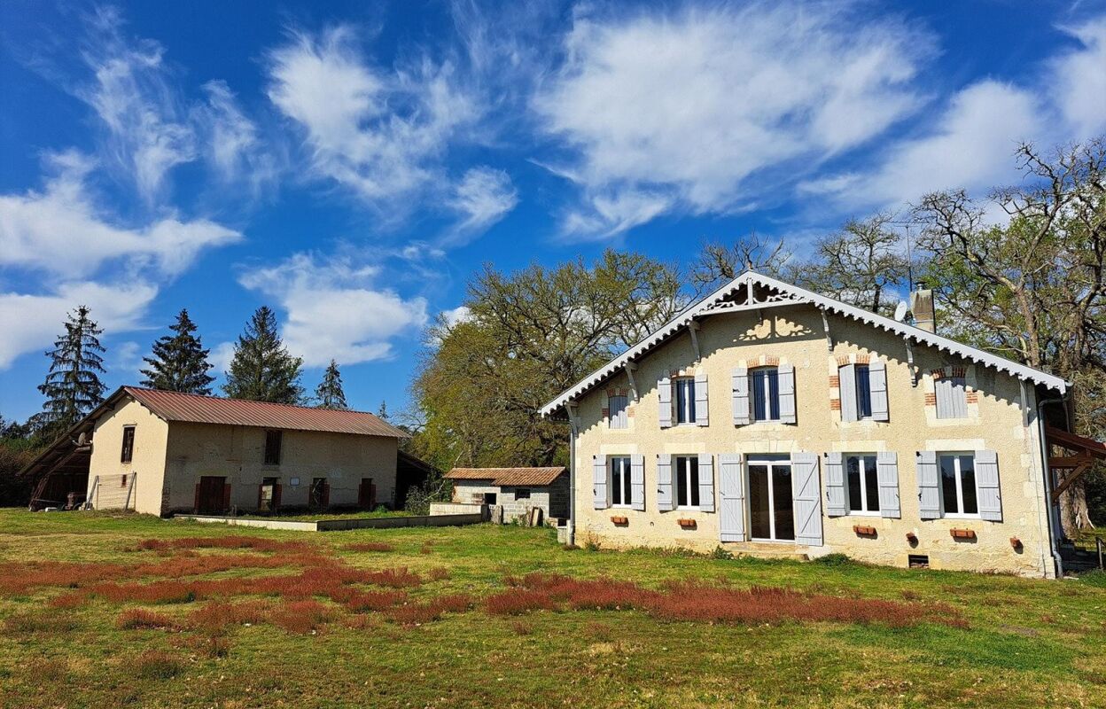 maison 8 pièces 245 m2 à vendre à Roquefort (40120)