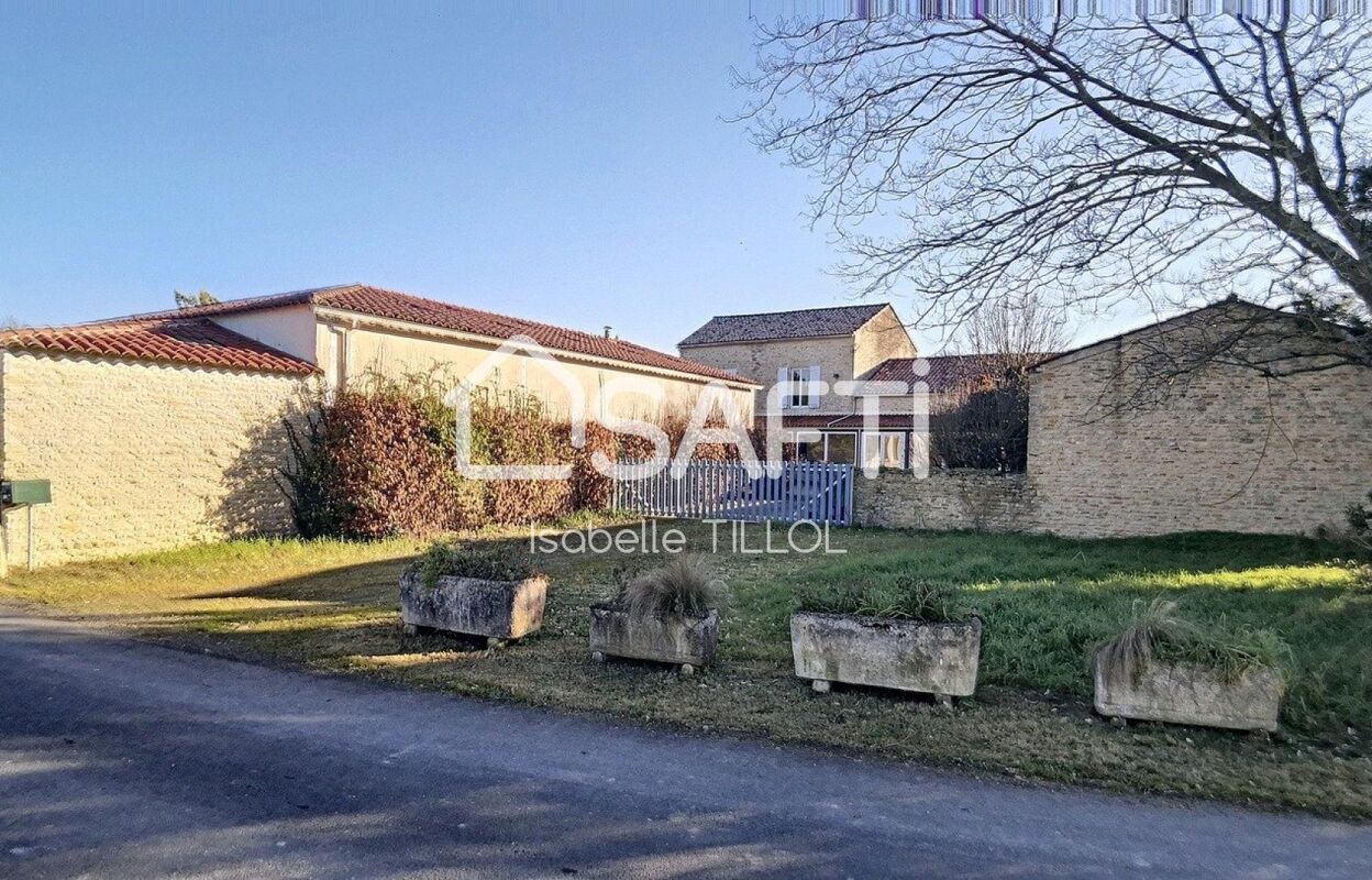 maison 10 pièces 400 m2 à vendre à Sainte-Radégonde-des-Noyers (85450)