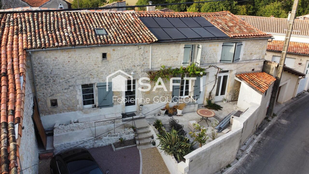 maison 7 pièces 205 m2 à vendre à Roullet-Saint-Estèphe (16440)